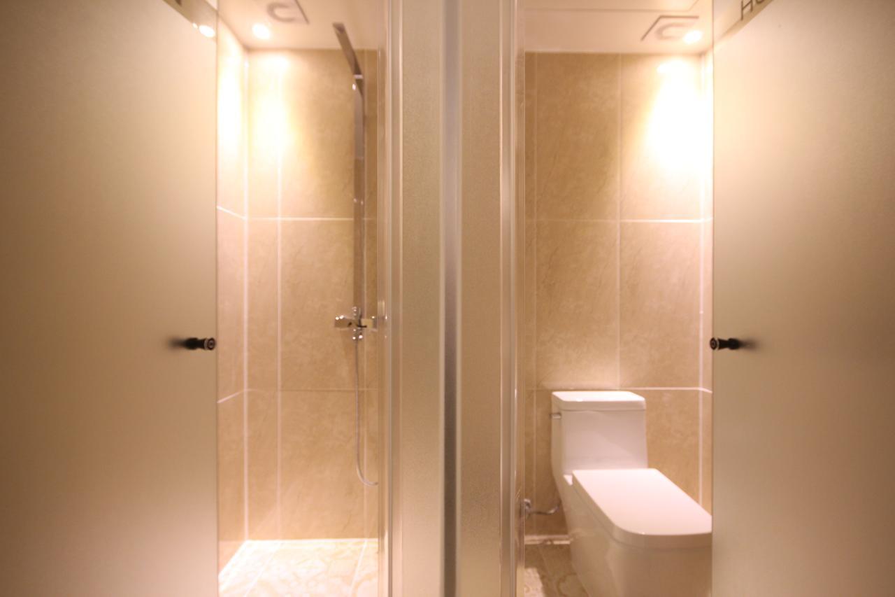Mbn Hotel Changwon Exteriör bild