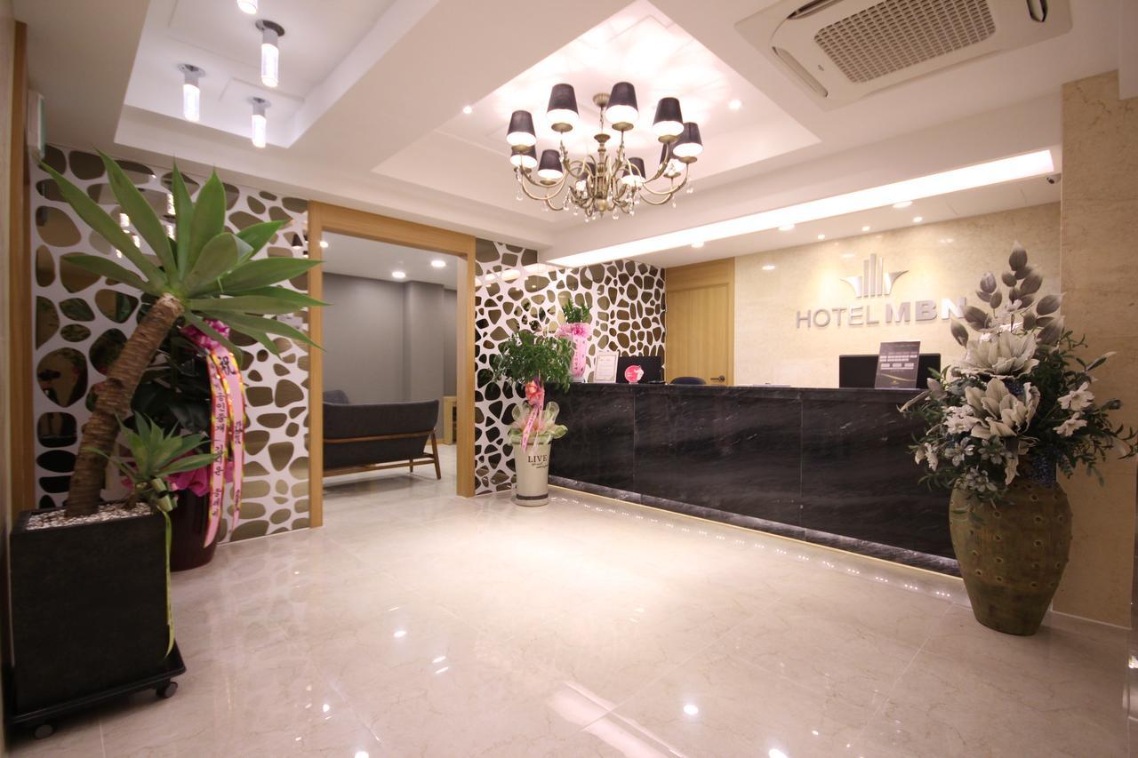 Mbn Hotel Changwon Exteriör bild