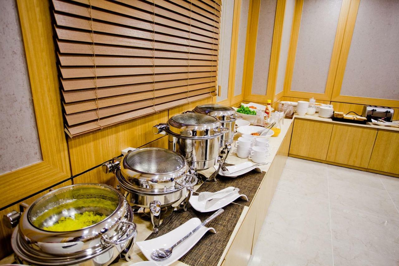 Mbn Hotel Changwon Exteriör bild
