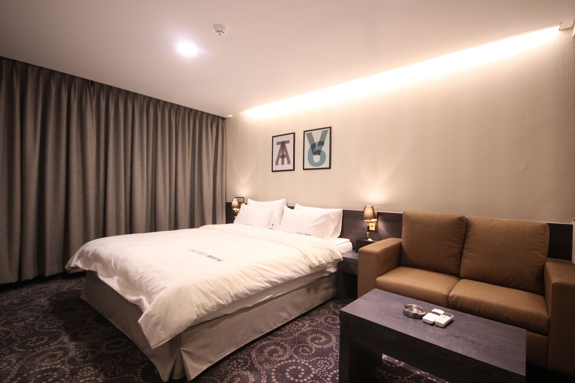 Mbn Hotel Changwon Exteriör bild